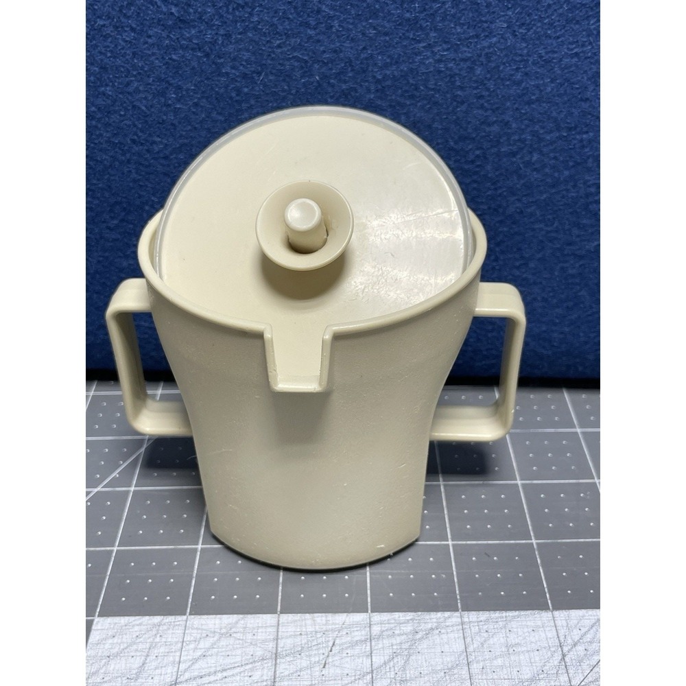 Vintage Tupperware‎ creamer #1415-16 Push Button Top Beige Double Handles